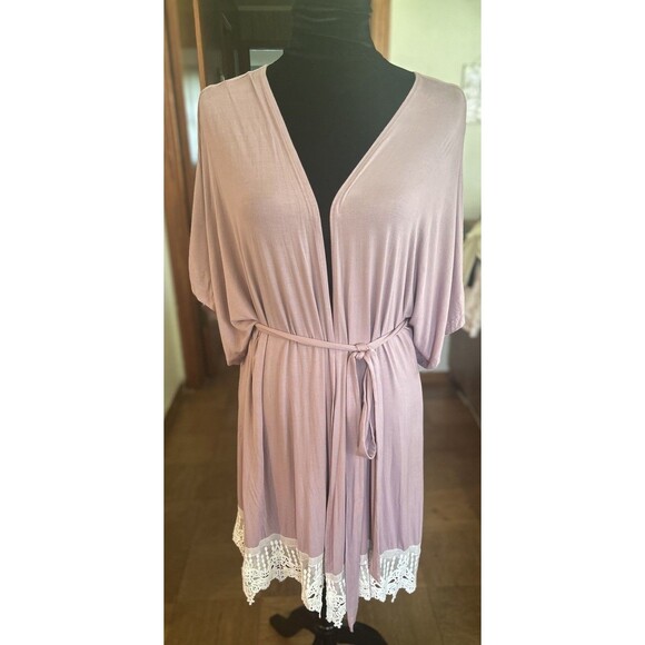 Plum Pretty Sugar Bride/Bridesmaid Robe Hibiscus Sweetheart GRWM Size Small/XS - Picture 1 of 7